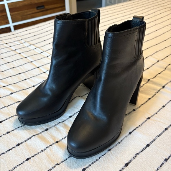 SOREL Margo Chelsea Boot - Women's size 9.5 - Heeled / Waterproof Black Boot - Picture 10 of 10